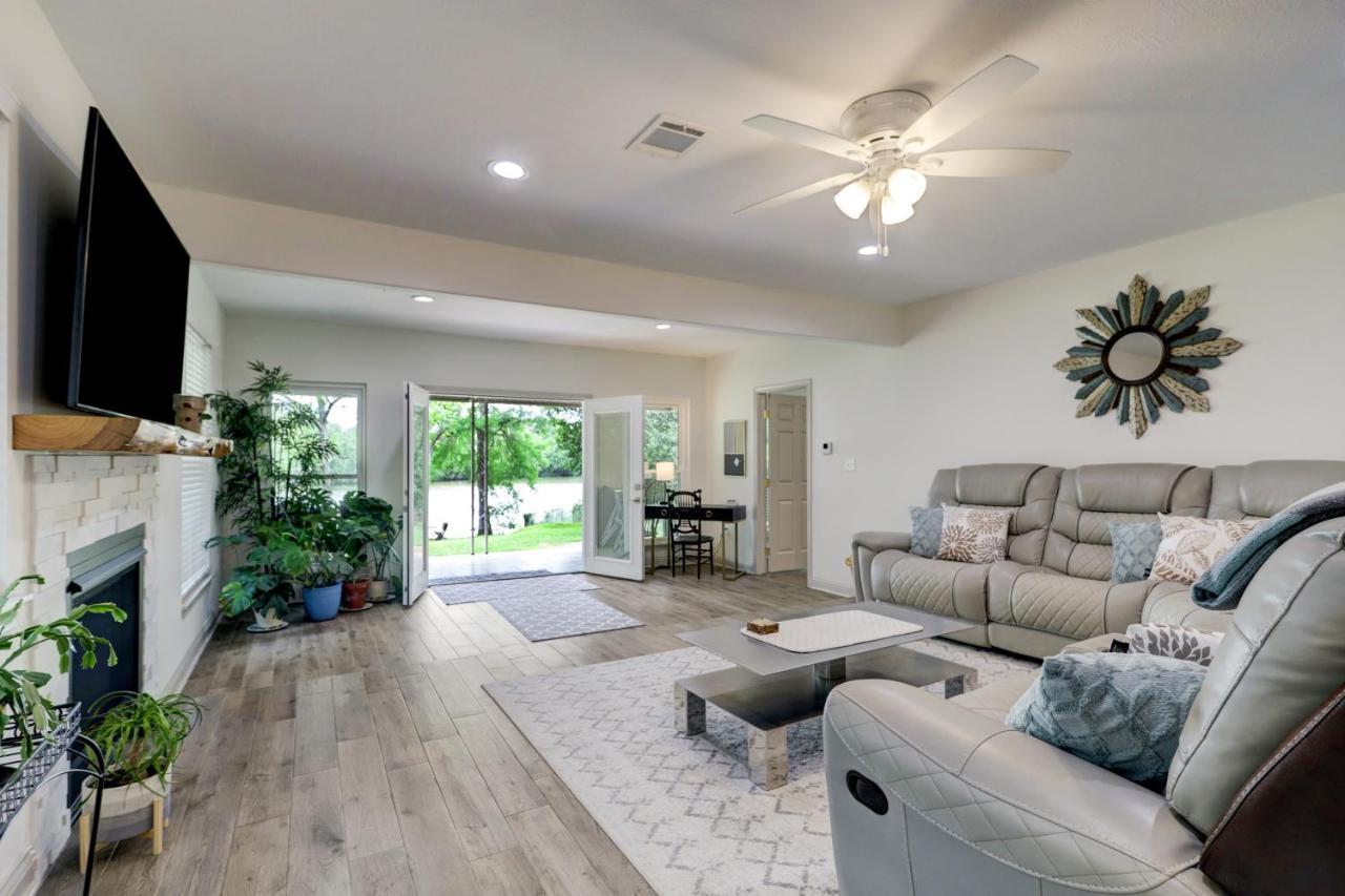 Kingwood Cottage - 10 Mins From Iah - Lake Front 亨博尔 外观 照片